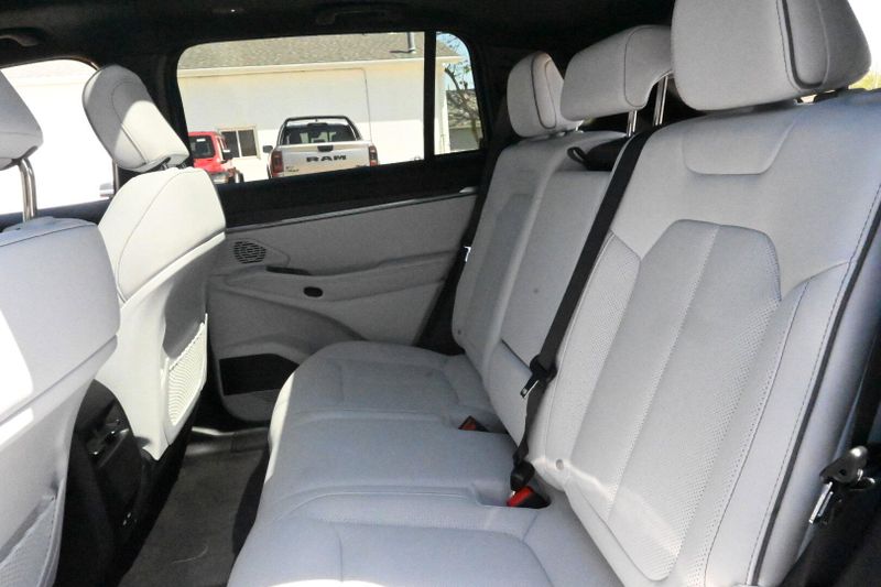 2025 Wagoneer S LimitedImage 10