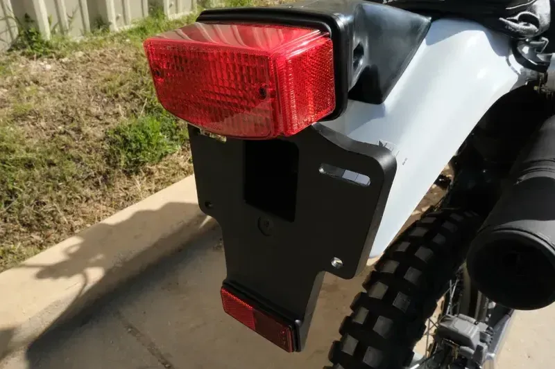 NEW 2025 HONDA XR650L WHITE Image 12