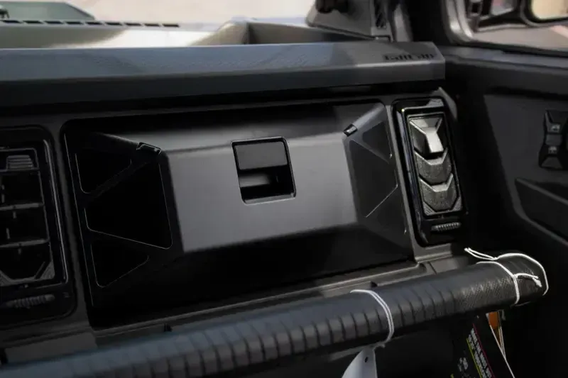 NEW 2026 CAN-AM DEFENDER MAX LIMITED CAB HD11 Image 10