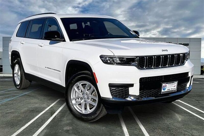 New 2025 Jeep Grand Cherokee L Laredo X 4x2Image 14