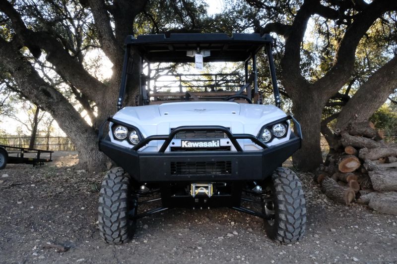 2025 Kawasaki MULE PROFXT 1000  PLATINUM RANCH EDITION METALLIC STARDUST WHITEImage 21