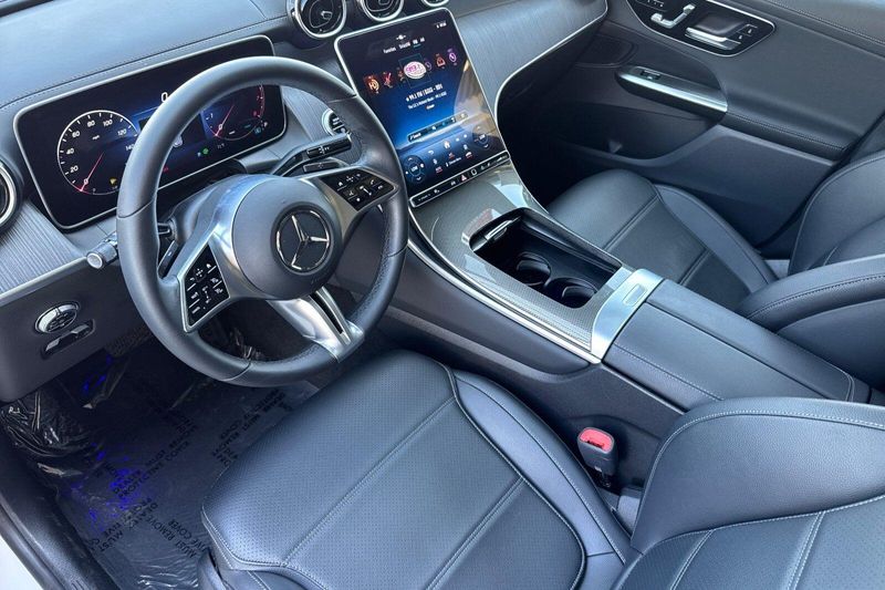 Used 2024 Mercedes-Benz GLC 300Image 10