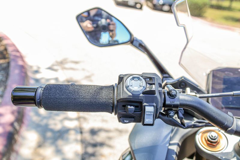 USED 2024 SUZUKI GSX-S1000GT CA Image 3