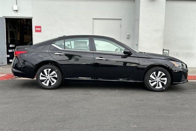 2025 Nissan Altima 2.5 SImage 2