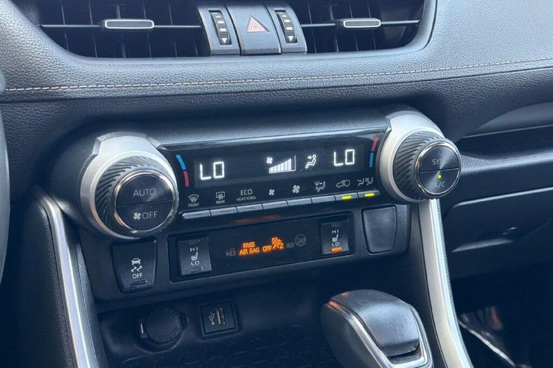 Used 2024 Toyota RAV4 Hybrid XLE PremiumImage 18