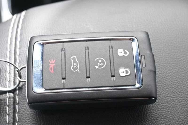 New 2025 Jeep Grand Cherokee Altitude XImage 29