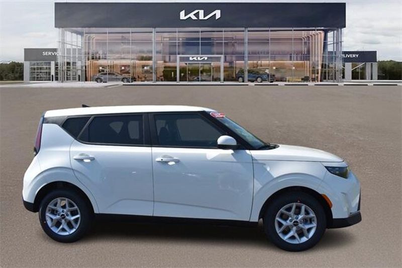 New 2025 Kia Soul SImage 2