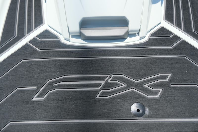 2025 Yamaha FX CRUISER HO WITH AUDIO MINT AND PEARL Image 19