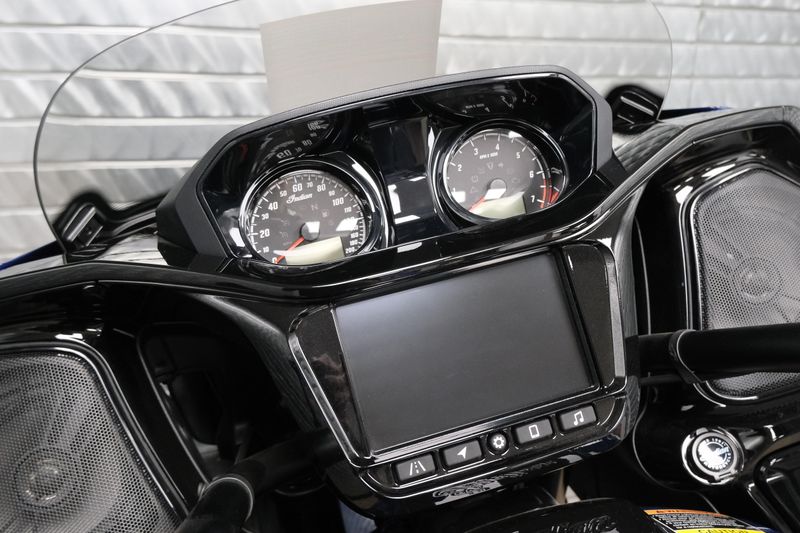 NEW 2025 INDIAN MOTORCYCLE CHALLENGER DARK HORSE Image 21