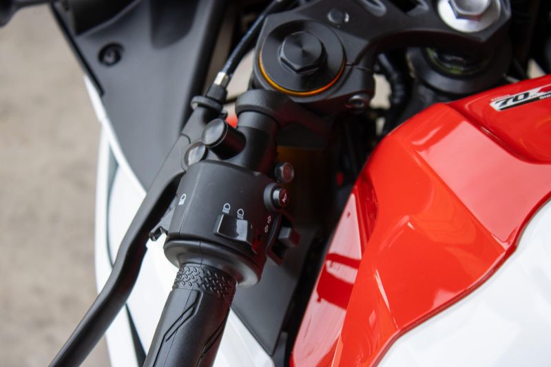 NEW 2026 YAMAHA YZFR3 ABS 70TH ANNIVERSARY EDITION Image 8