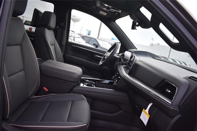 New 2026 Chevrolet Tahoe PremierImage 16