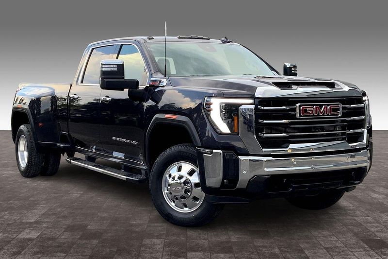 2024 Gmc Sierra HD SLT photo 3