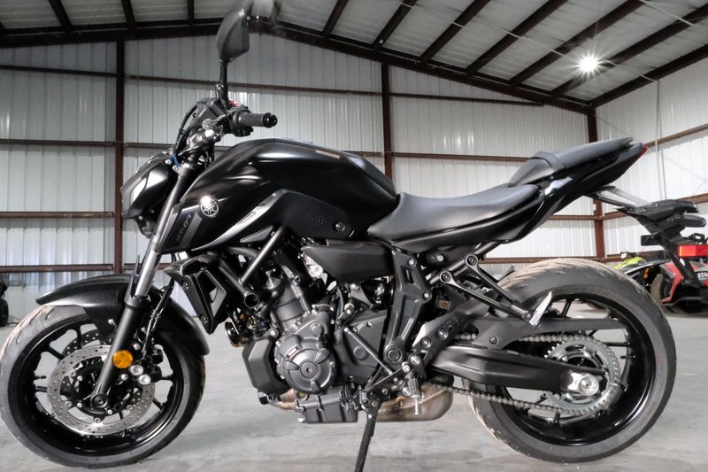 2024 YAMAHA MT07 MATTE RAVEN BLACK in a MATTE RAVEN BLACK exterior color. Family PowerSports (877) 886-1997 familypowersports.com 