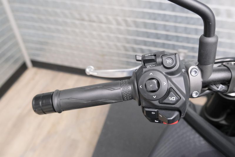 USED 2024 YAMAHA MT09 Image 22