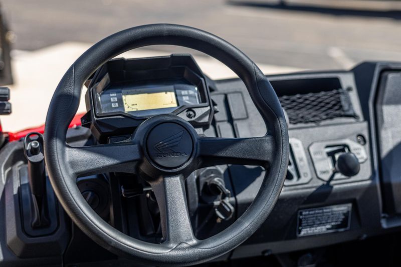 2025 Honda PIONEER 1000 DELUXE Image 5