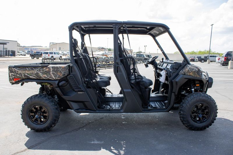 NEW 2026 CAN-AM DEFENDER MAX XT HD11 Image 2