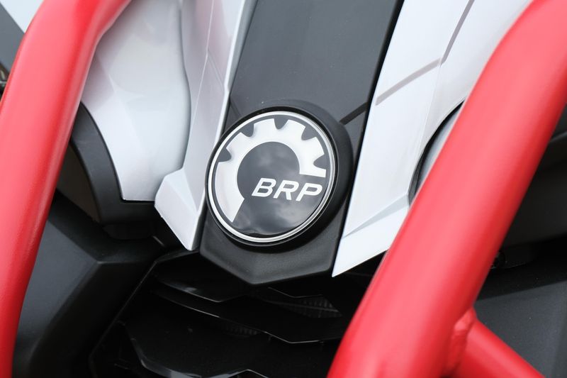 NEW 2026 CAN-AM RENEGADE X MR 1000R Image 9