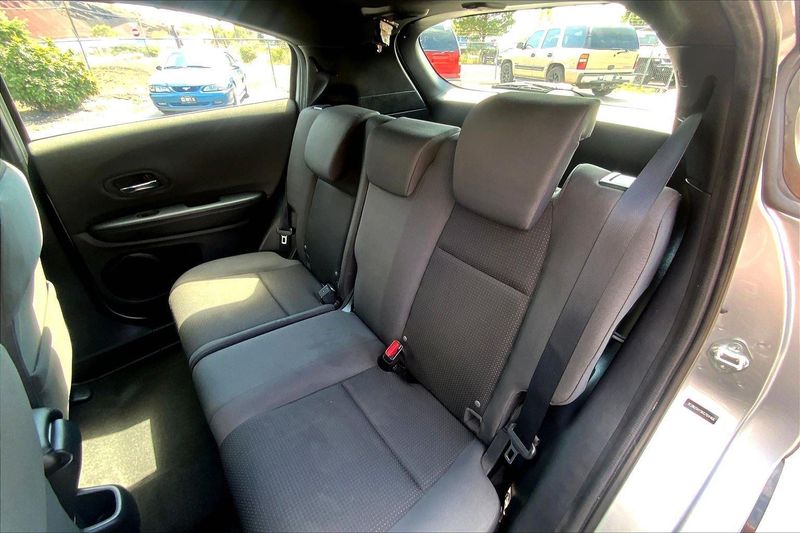 2019 Honda HR-V Sport photo 25
