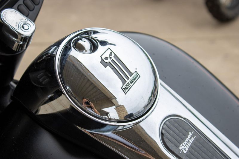 USED 2016 HARLEY STREET GLIDE SPECIAL Image 20