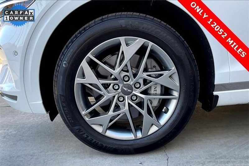 Used 2023 Genesis GV70 2.5T AdvancedImage 8