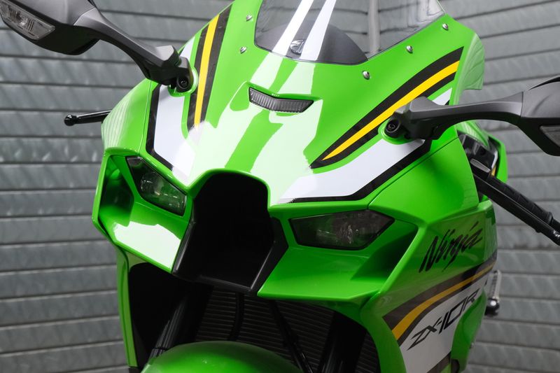 NEW 2025 KAWASAKI NINJA ZX10R KRT EDITION Image 9