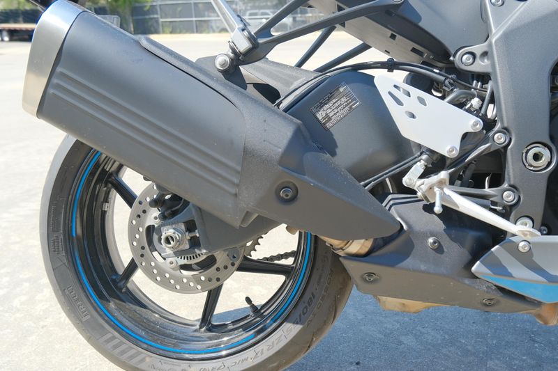 USED 2025 KAWASAKI NINJA ZX6R ABS Image 8