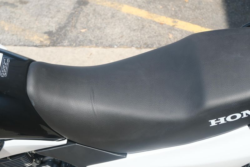 2025 Honda XR150L WHITE Image 13