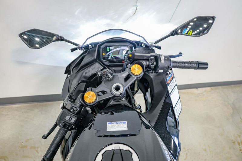 2025 Kawasaki NINJA ZX4R ABS METALLIC SPARK BLACK Image 16