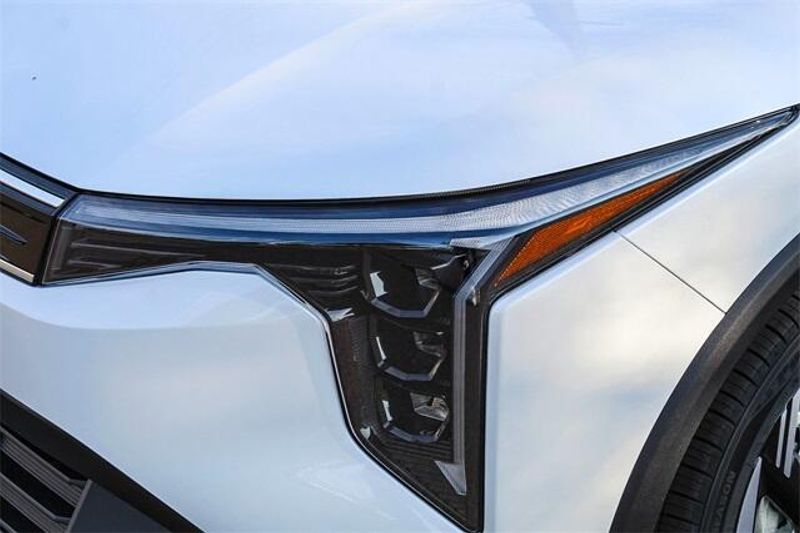 New 2025 Kia K4 EXImage 13
