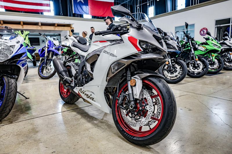 New 2025 Kawasaki NINJA ZX6R ABS Image 1