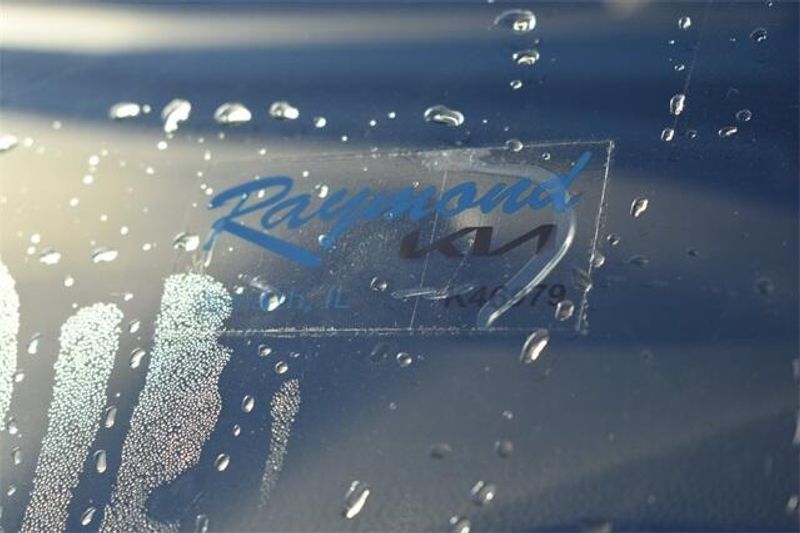 New 2025 Kia Carnival Hybrid EXImage 39