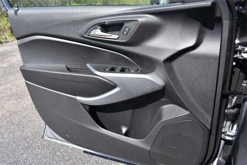 2025 Chevrolet Trax LSImage 27