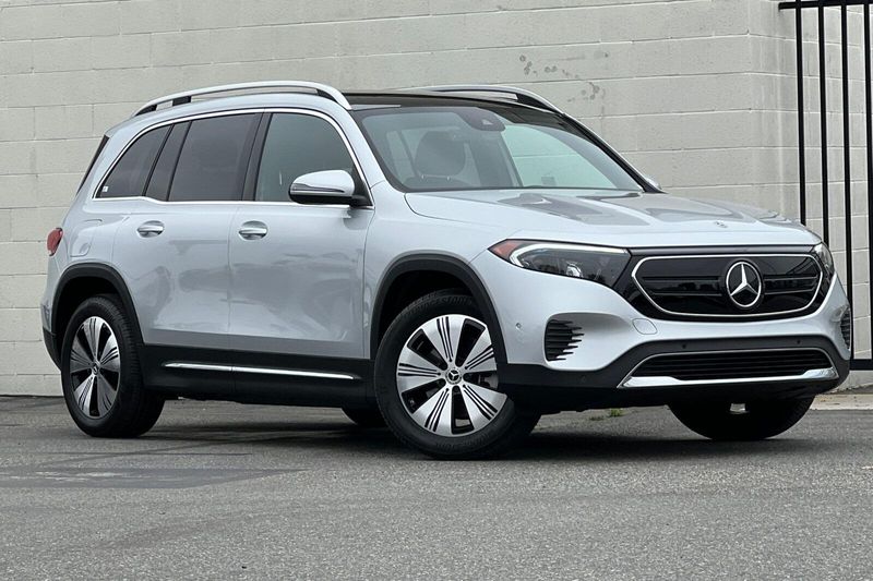 2023 Mercedes-Benz EQB 300Image 2