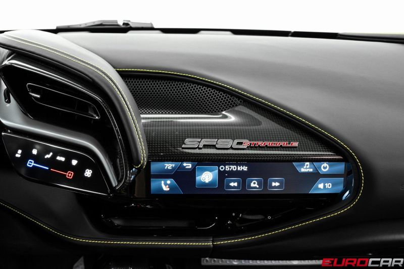2022 Ferrari SF90 Stradale *CARBON FIBER INTERIOR * FRONT PPF*Image 32