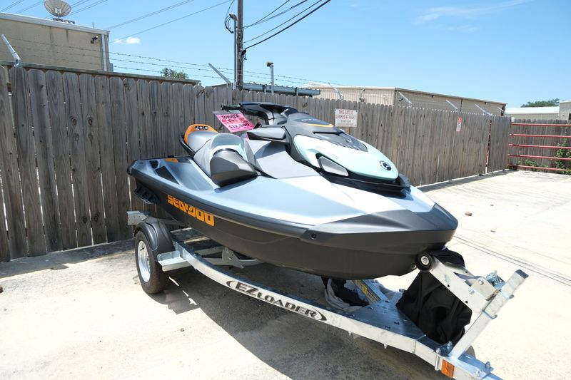 2023 SEADOO GTI SE 130 BRP PREMIUM AUDIO IDF IBR ICE METAL AND NEO MINT Image 4