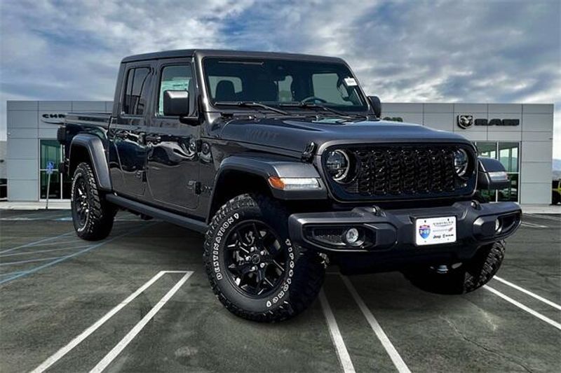 2025 Jeep Gladiator Willys photo 13