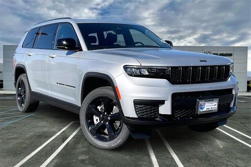 New 2025 Jeep Grand Cherokee L Altitude 4x2Image 14