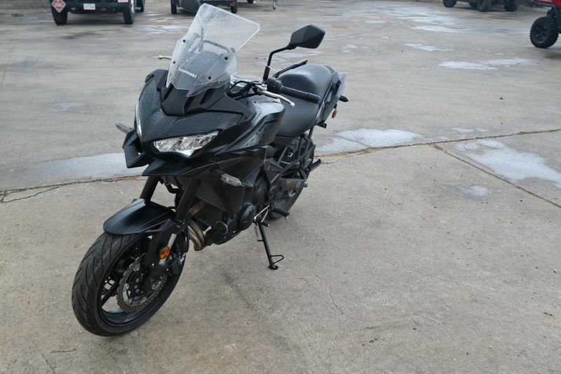 2023 Kawasaki VERSYS 650 LT METALLIC SPARK BLACK AND METALLIC FLAT SPARK BLACK Image 7