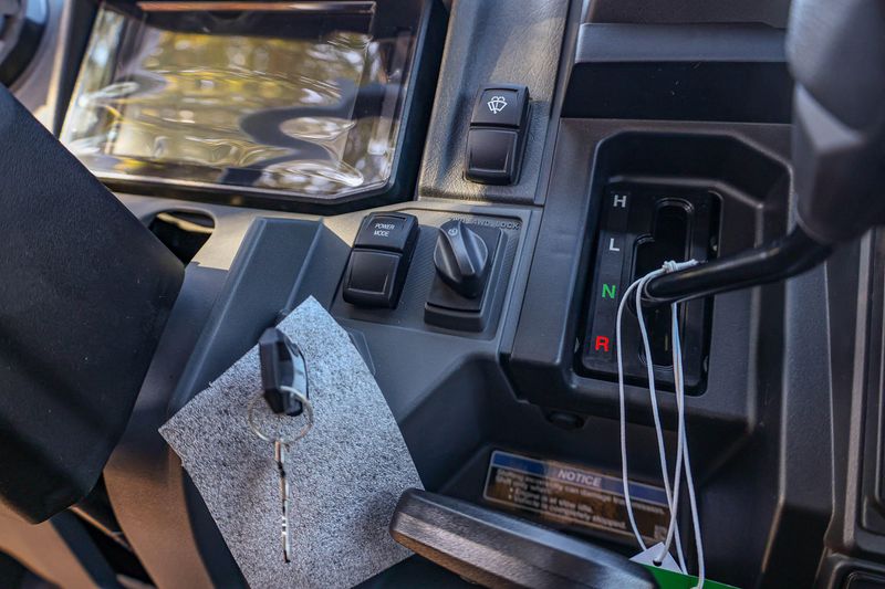 NEW 2025 KAWASAKI RIDGE XR CREW LIMITED Image 6