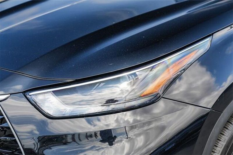 2023 Toyota Highlander LEImage 10