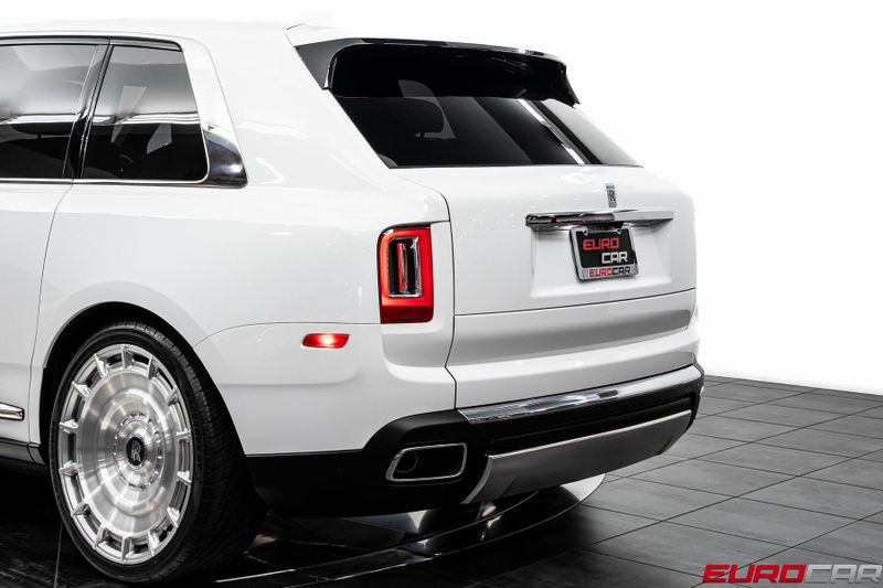 Used 2024 Rolls-Royce Cullinan *BESPOKE INTERIOR * SHOOTING STAR HEADLINER*Image 16