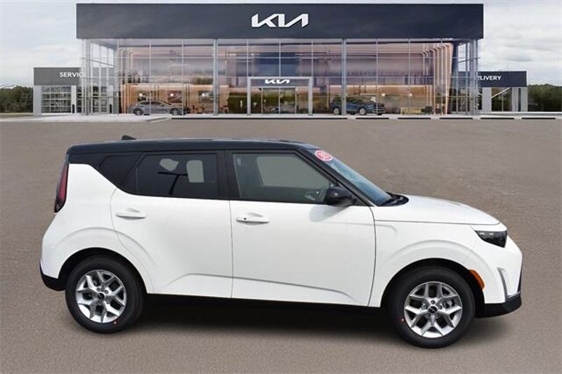 New 2025 Kia Soul SImage 2
