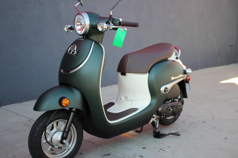 2024 Honda Metropolitan Image 8
