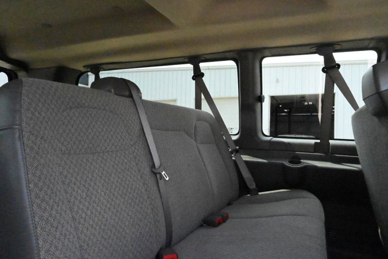 2023 GMC Savana Passenger LSImage 14