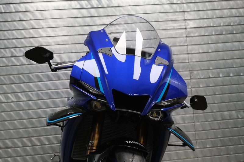 NEW 2026 YAMAHA YZFR1 Image 9