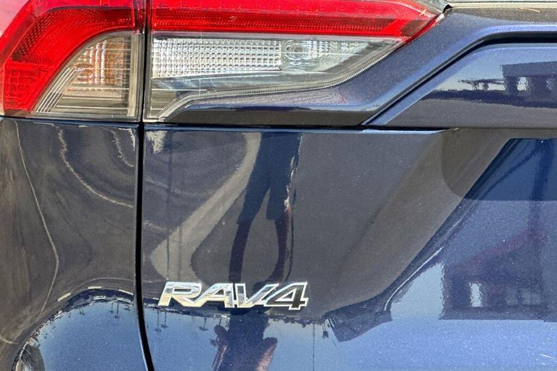 Used 2025 Toyota RAV4 XLEImage 25
