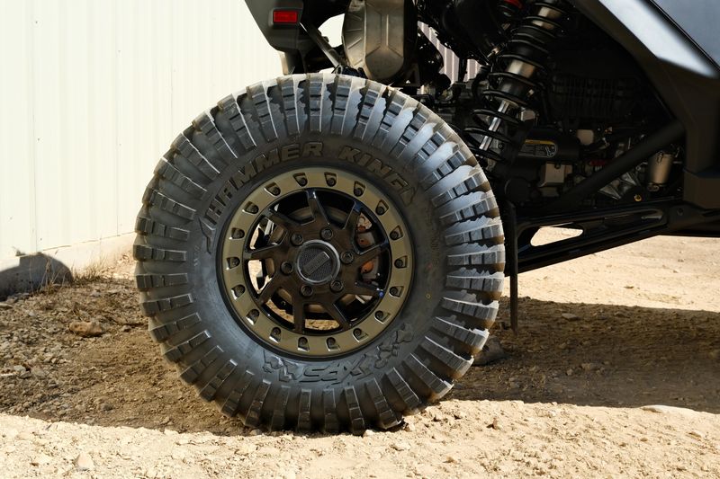 NEW 2026 CAN-AM MAVERICK R MAX X RC WITH SMARTSHOX 999T DCT Image 16