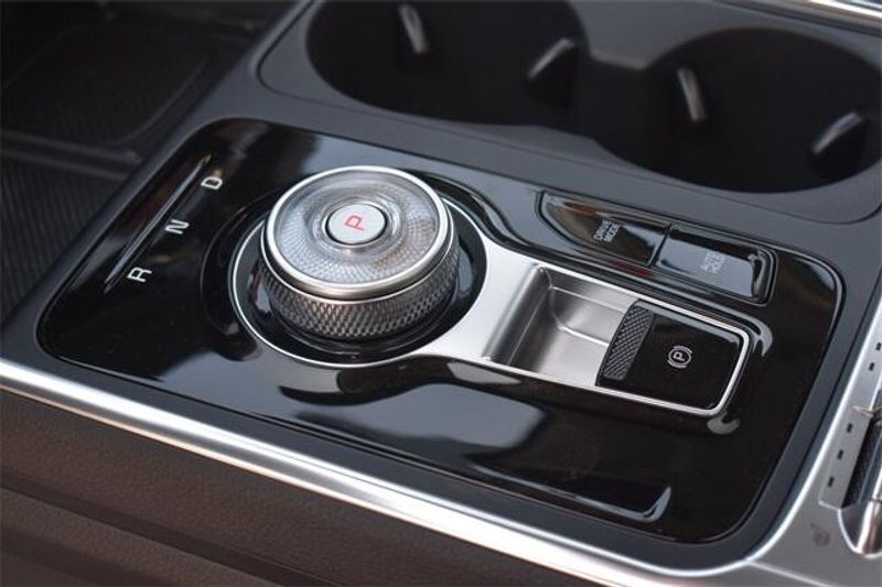 New 2025 Kia Carnival Hybrid SX PrestigeImage 25