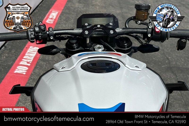 2025 BMW M 1000 RImage 15