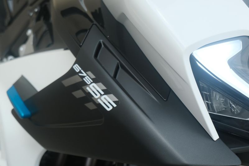 2025 CFMOTO 675SS NEBULA WHITE Image 21